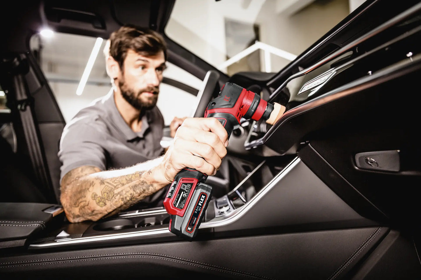 FLEX PXE 80 12-EC – Mașină Mini de Polișat cu Acumulator, Inteligentă și Flexibilă
